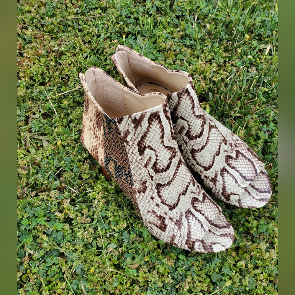 Vince Camuto Boots Women Size 8 Snake Print Heeled Aritziana Open Toe NWB